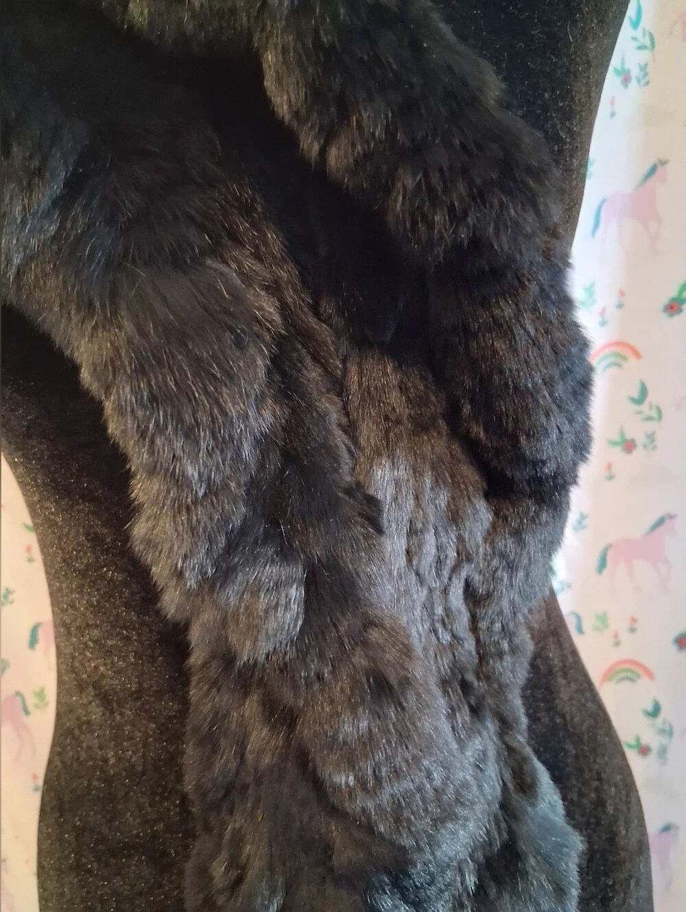 EUC Elizabeth Gillett NYC Black Rex Rabbit Fur Tapered Spiral Elegant Scarf Wrap